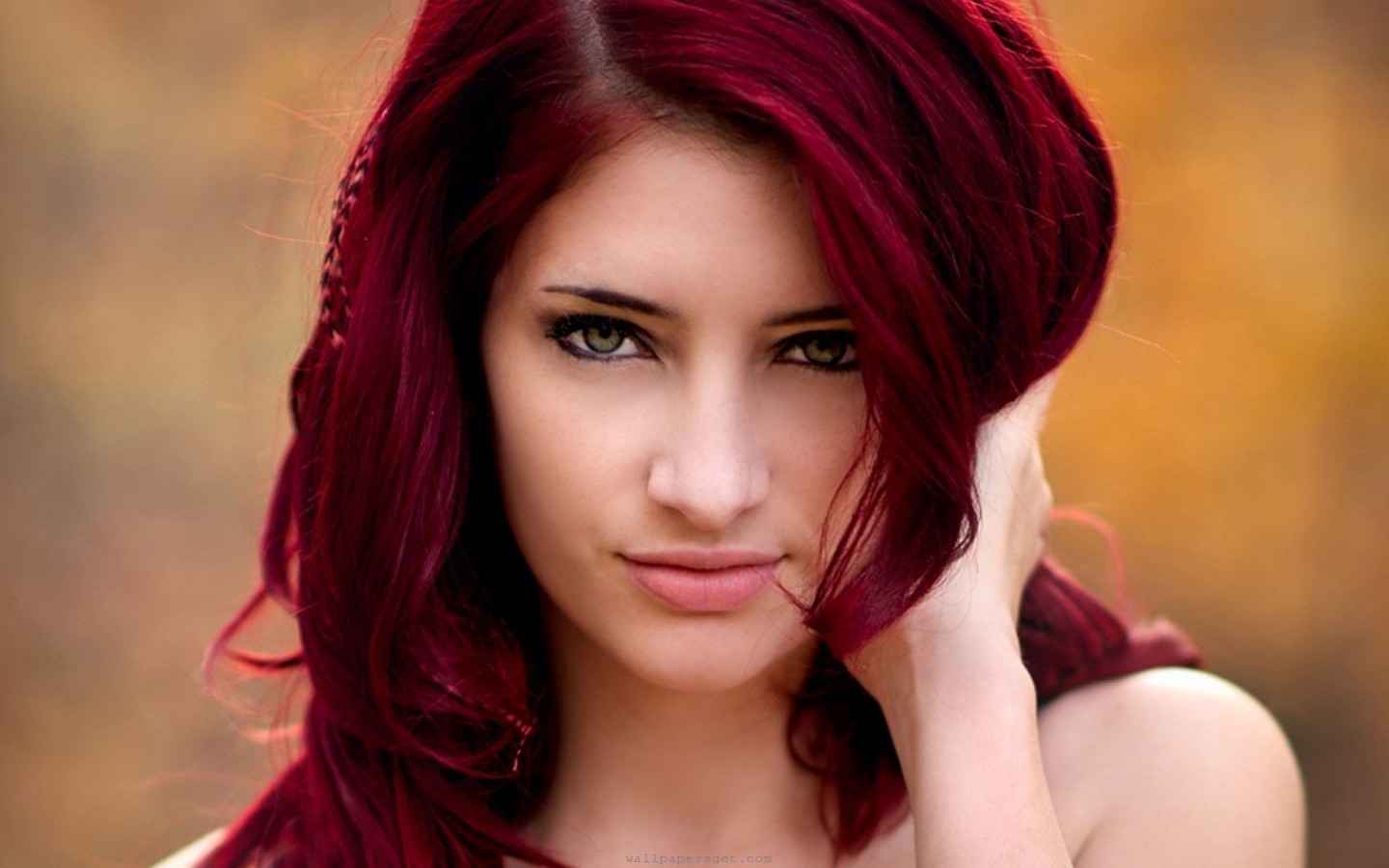 http://www.sarahhenna.com/oo/susan-coffey-glamor-fashion-style-red-hair-girl-900x1440.jpg
